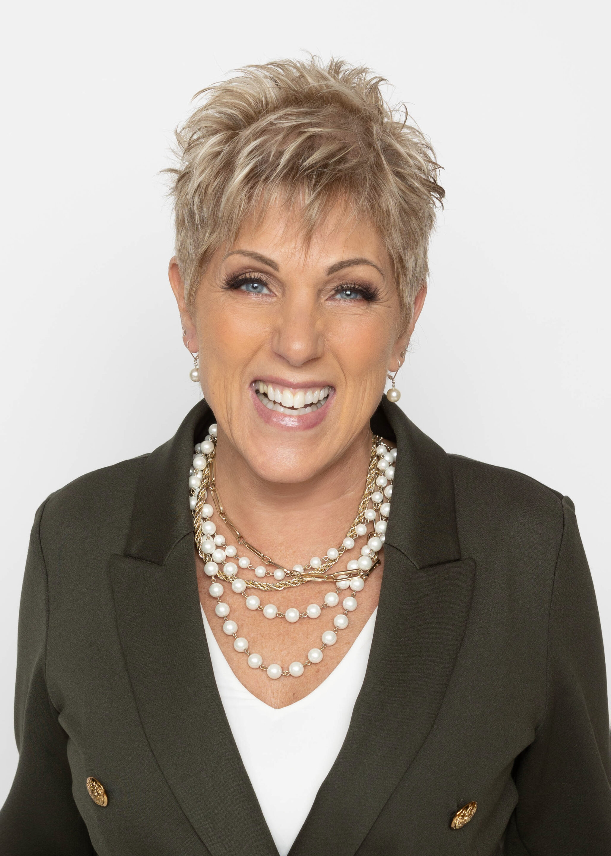 brenda reiss in black blouse